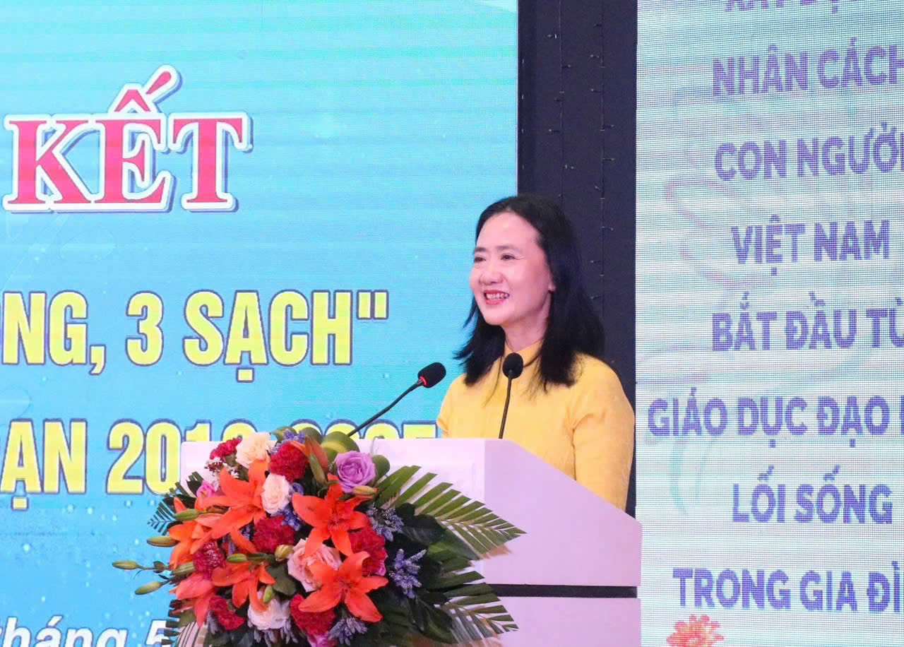 Chị Nga.jpg (337 KB)