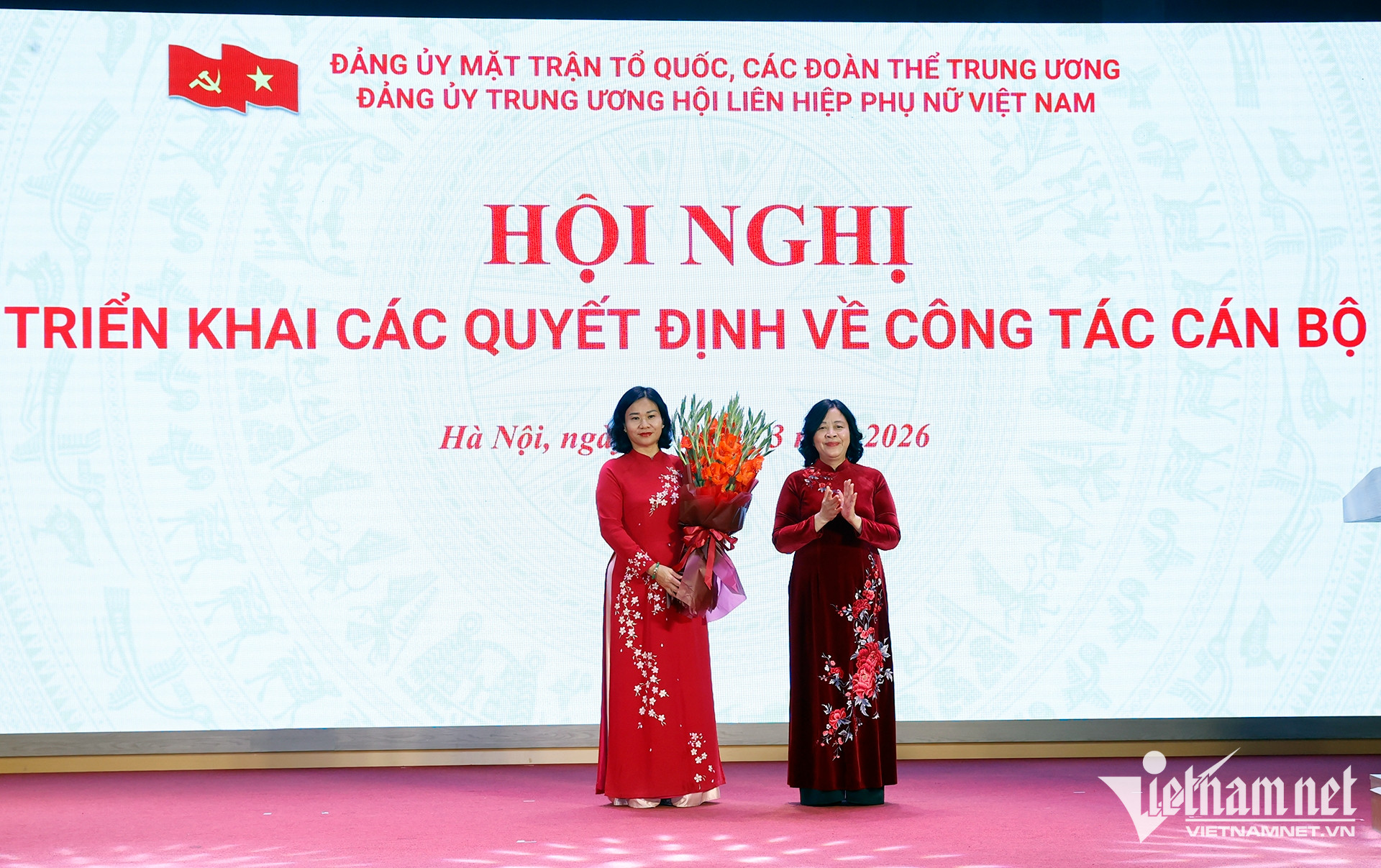 w-1-ai-4727-1490.jpg (677 KB)