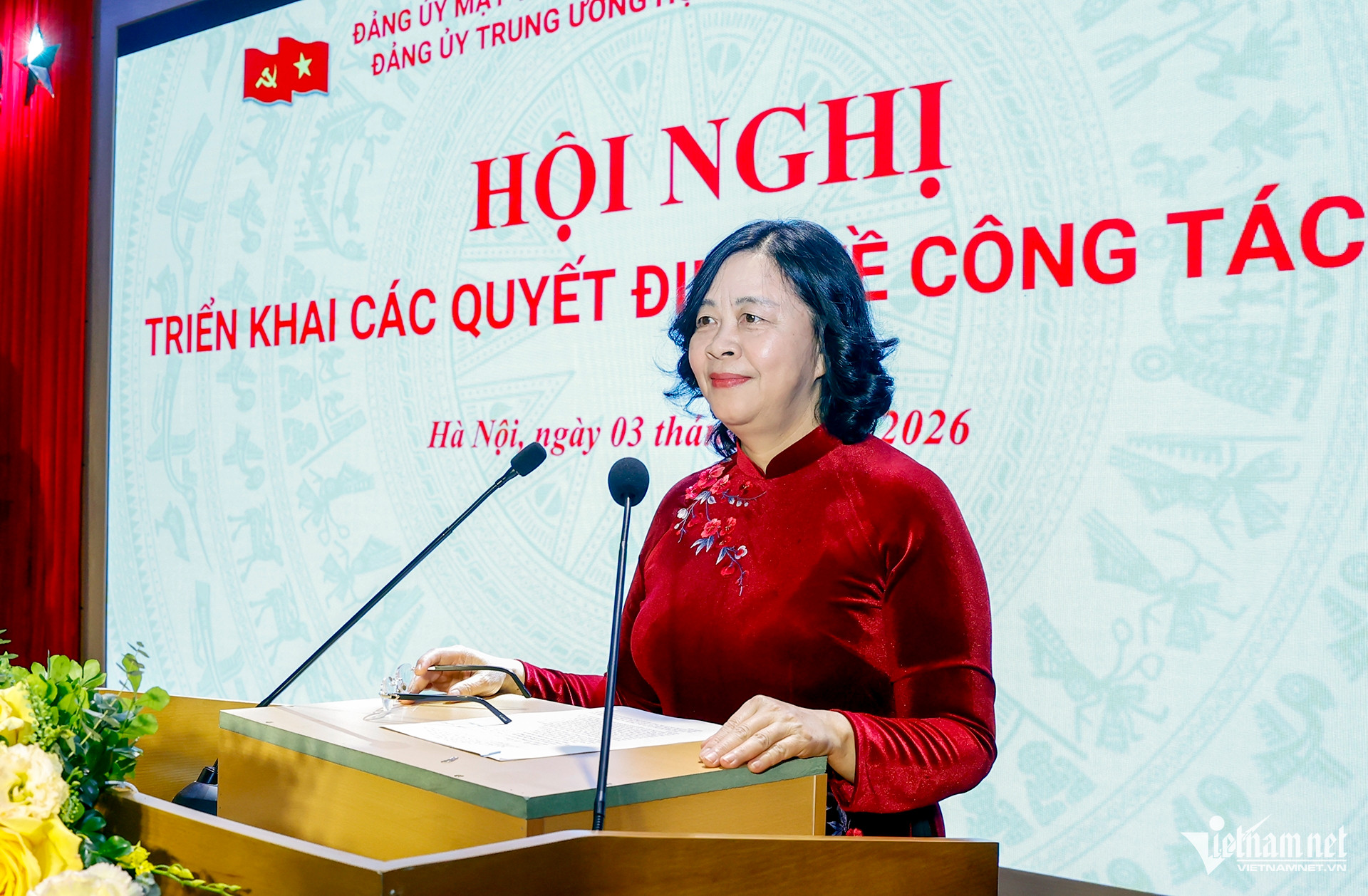 w-le-thi-thuy-2-1620.jpg (664 KB)