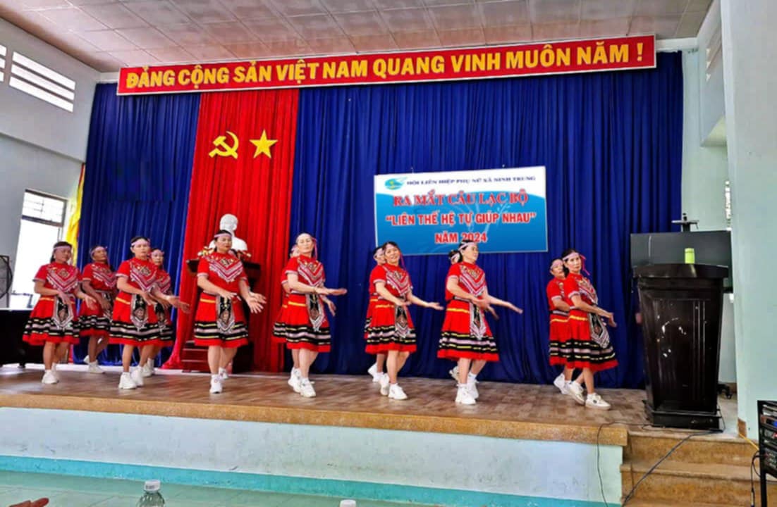 Văn nghệ.jpg (96 KB)