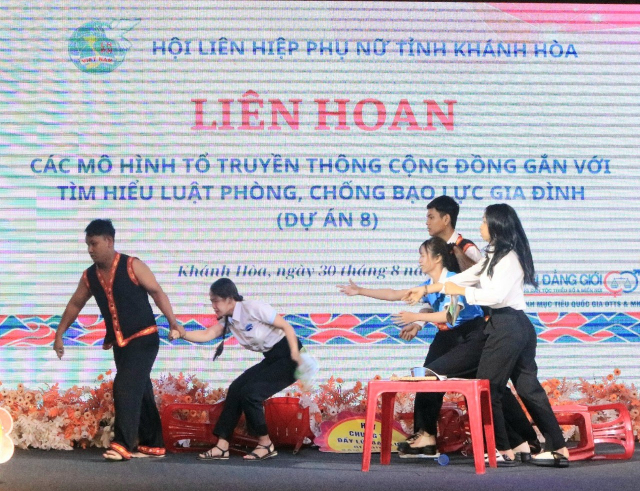 Tiểu phẩm tham gia Liên hoan các mô hình tổ truyền thông cộng đồng.jpg (425 KB)