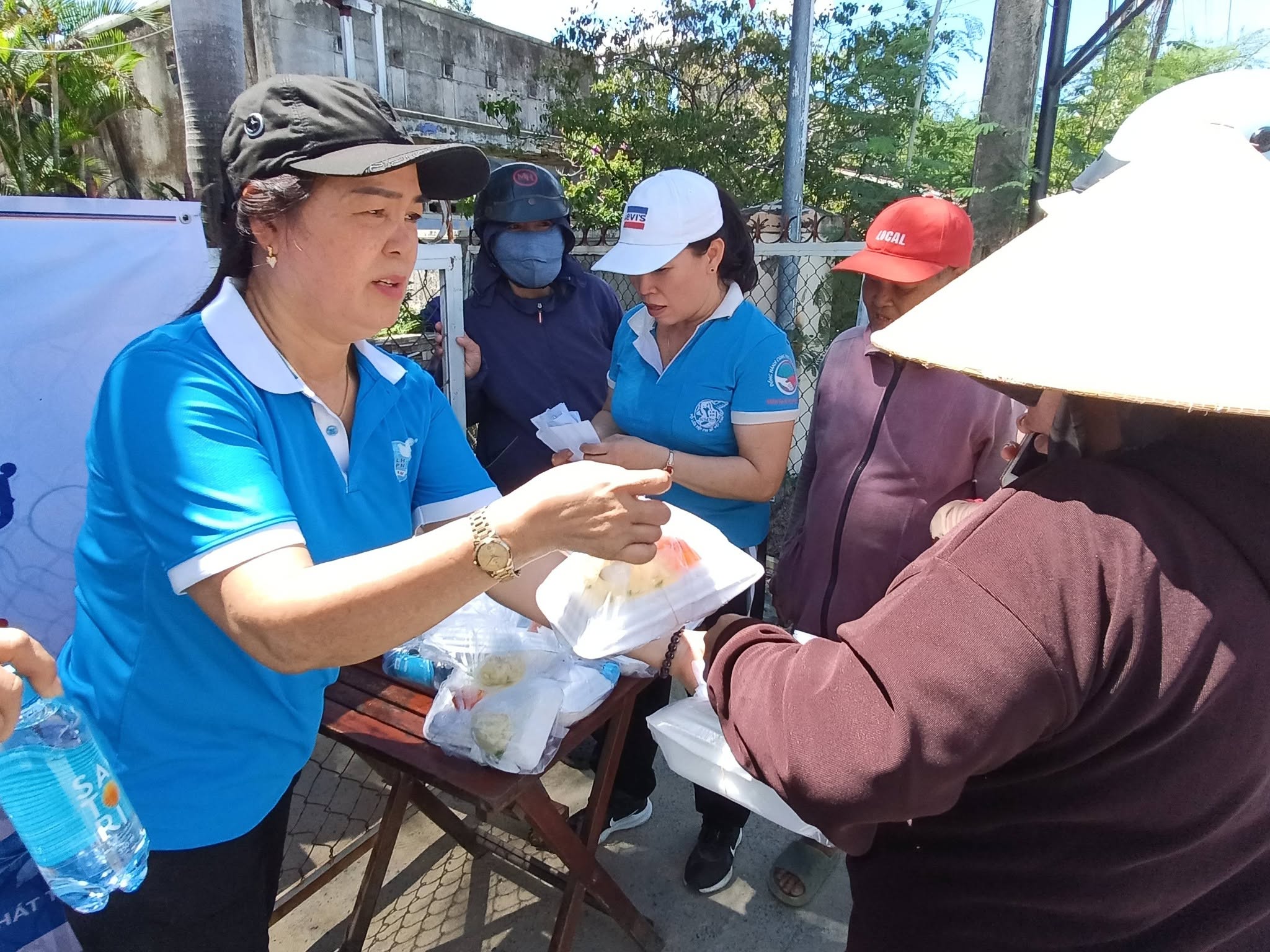 Bếp cơm 2.jpg (407 KB)