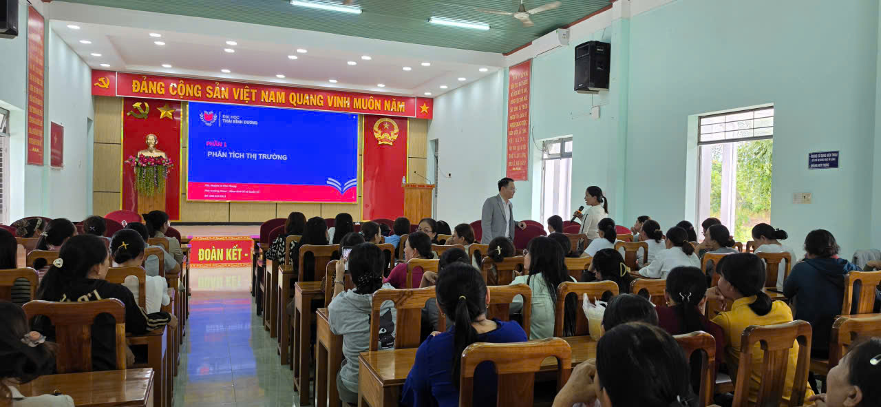 Học viên xã Vạn Ninh phát biểu tại hội nghị.jpg (195 KB)