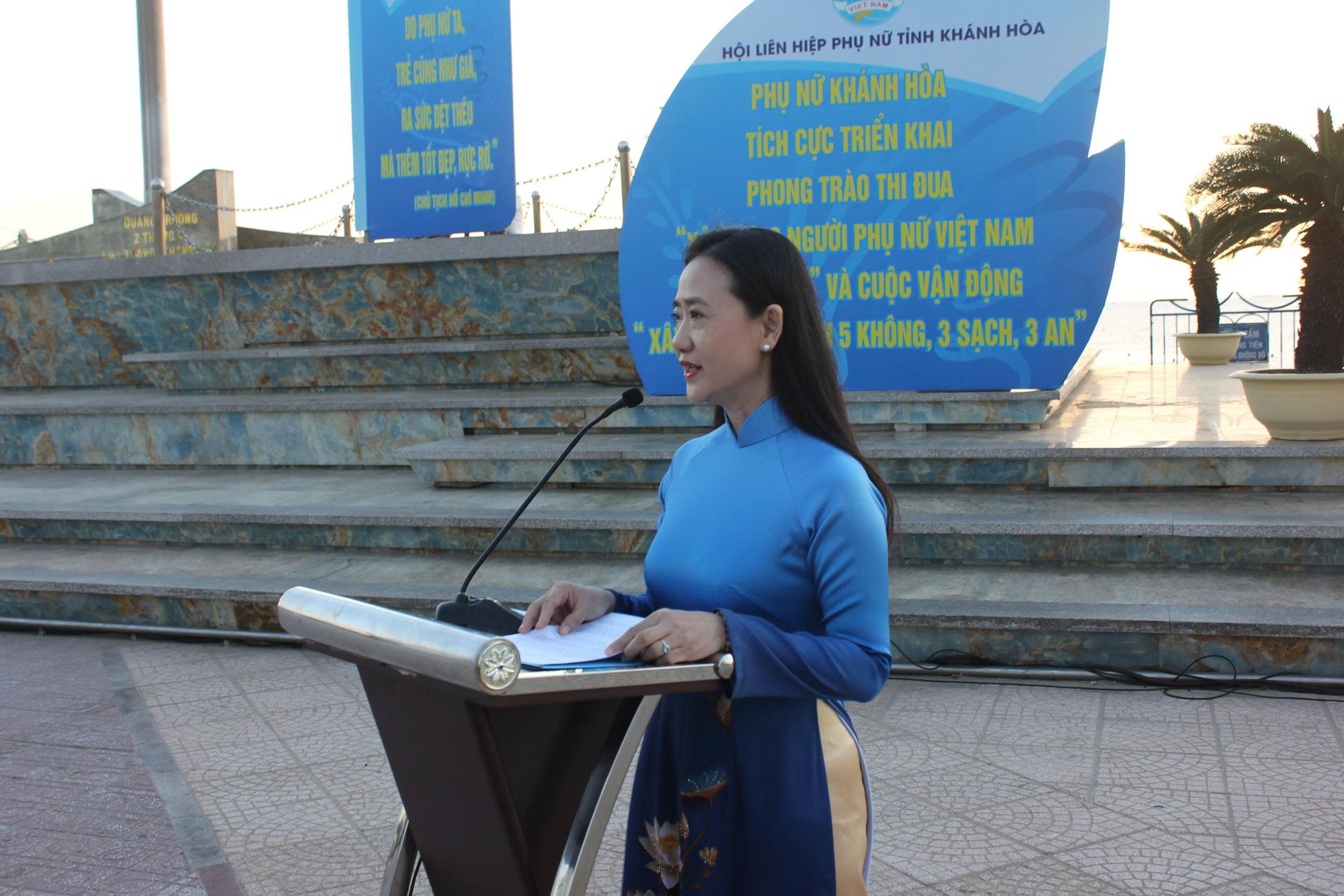 chào cờ 3.jpg (703 KB)