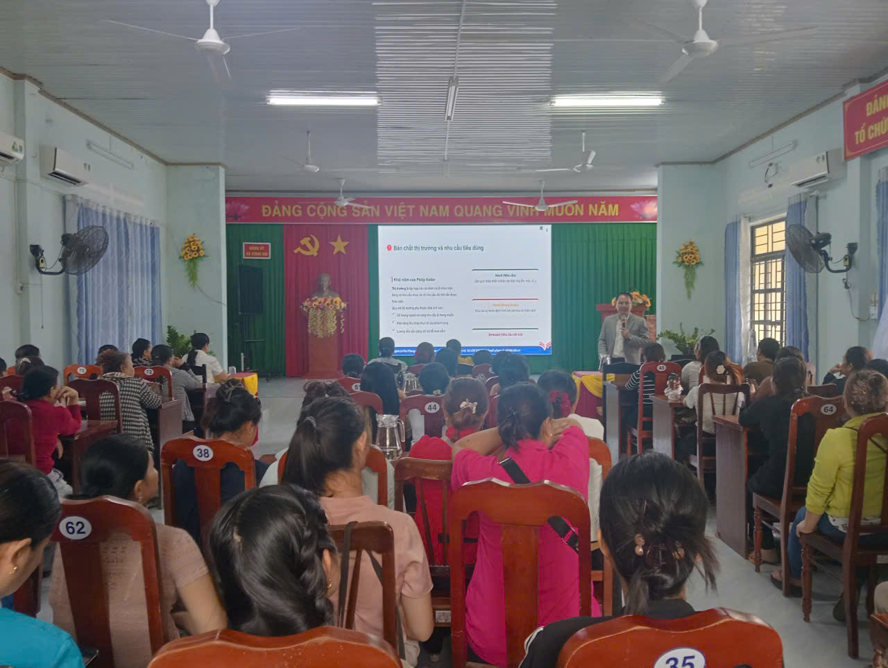 hội nghị tập huấn tại xã Công Hải.jpg (218 KB)