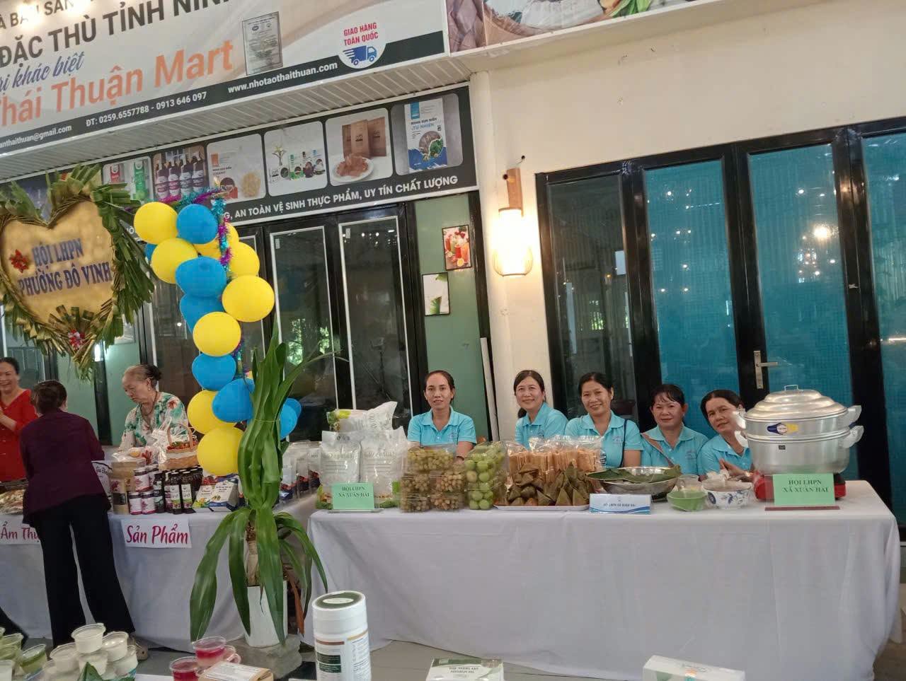 liên hoan ẩm thực 2.jpg (147 KB)