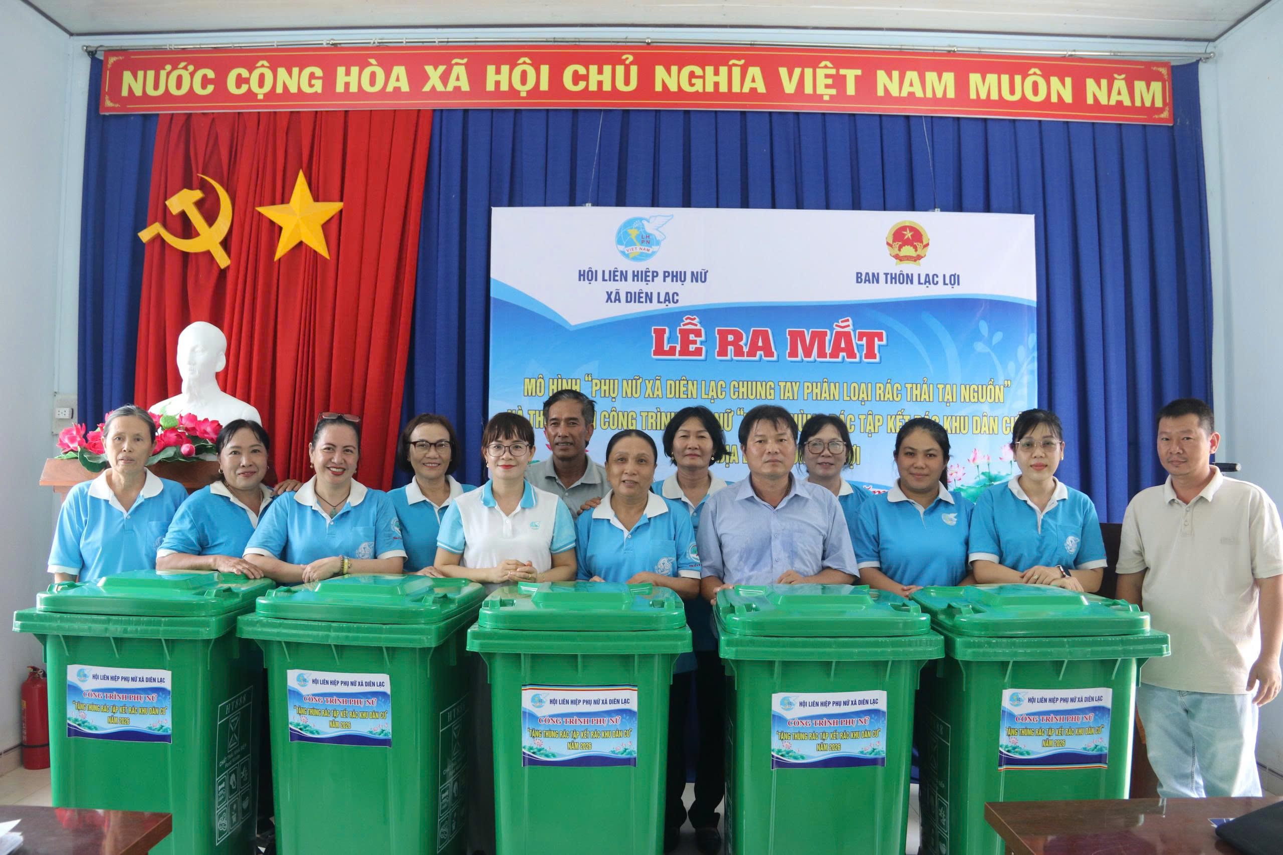 ra mắt mô hình 2.jpg (879 KB)