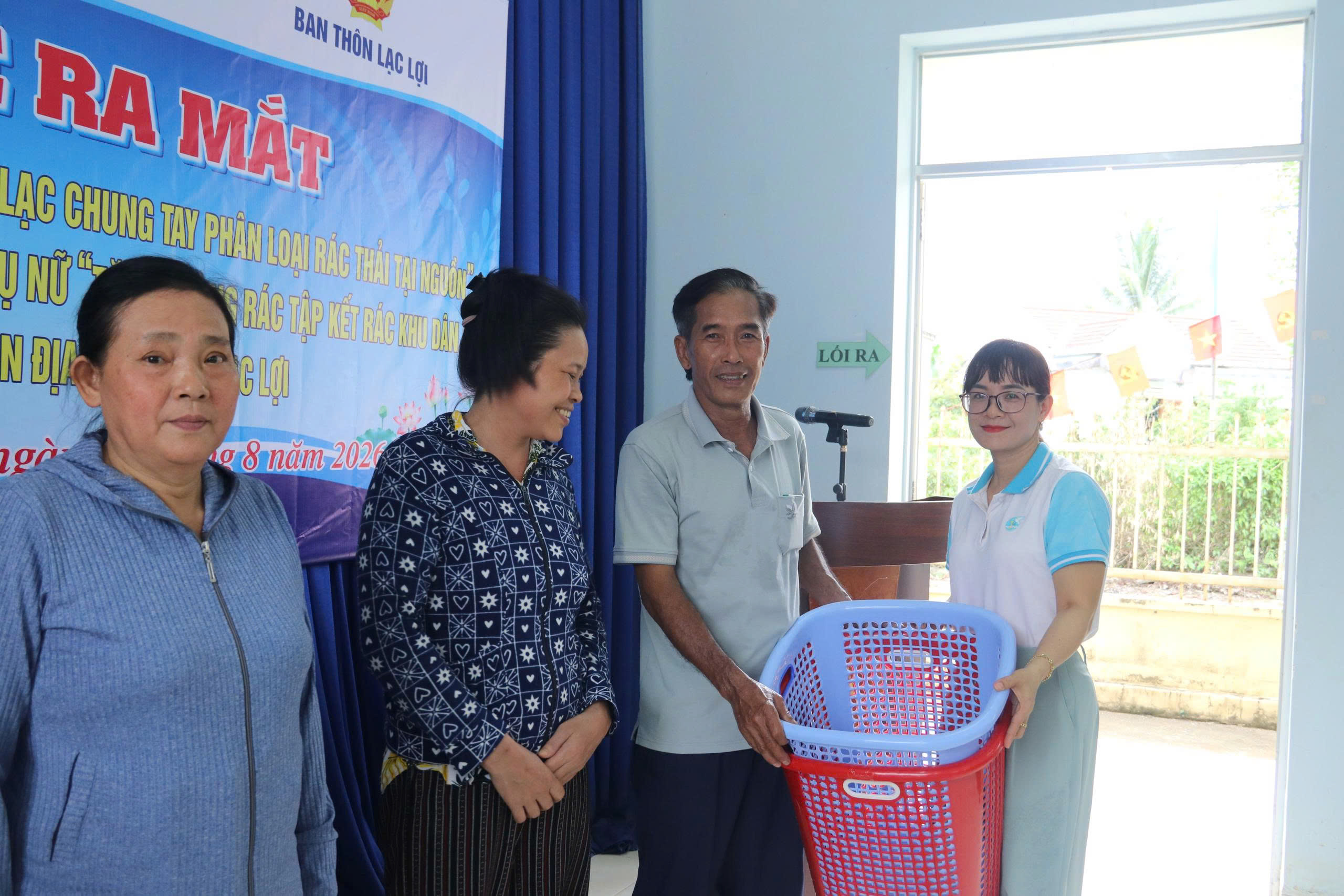 ra mắt mô hình 3.jpg (786 KB)