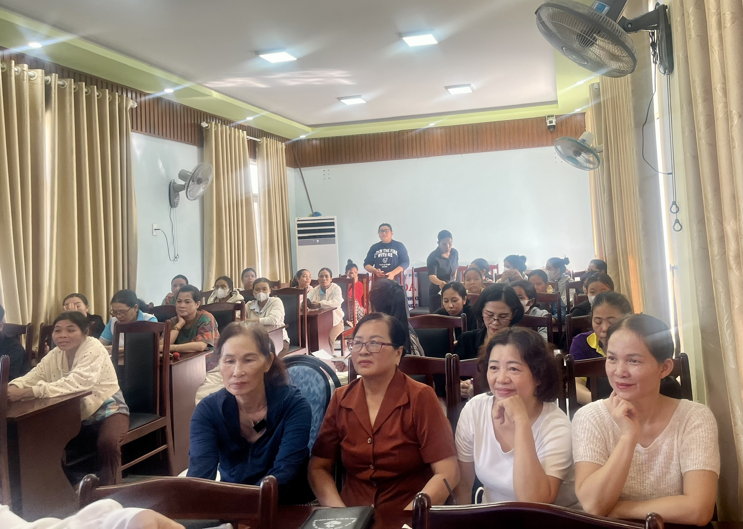 tập huấn 4.jpg (977 KB)