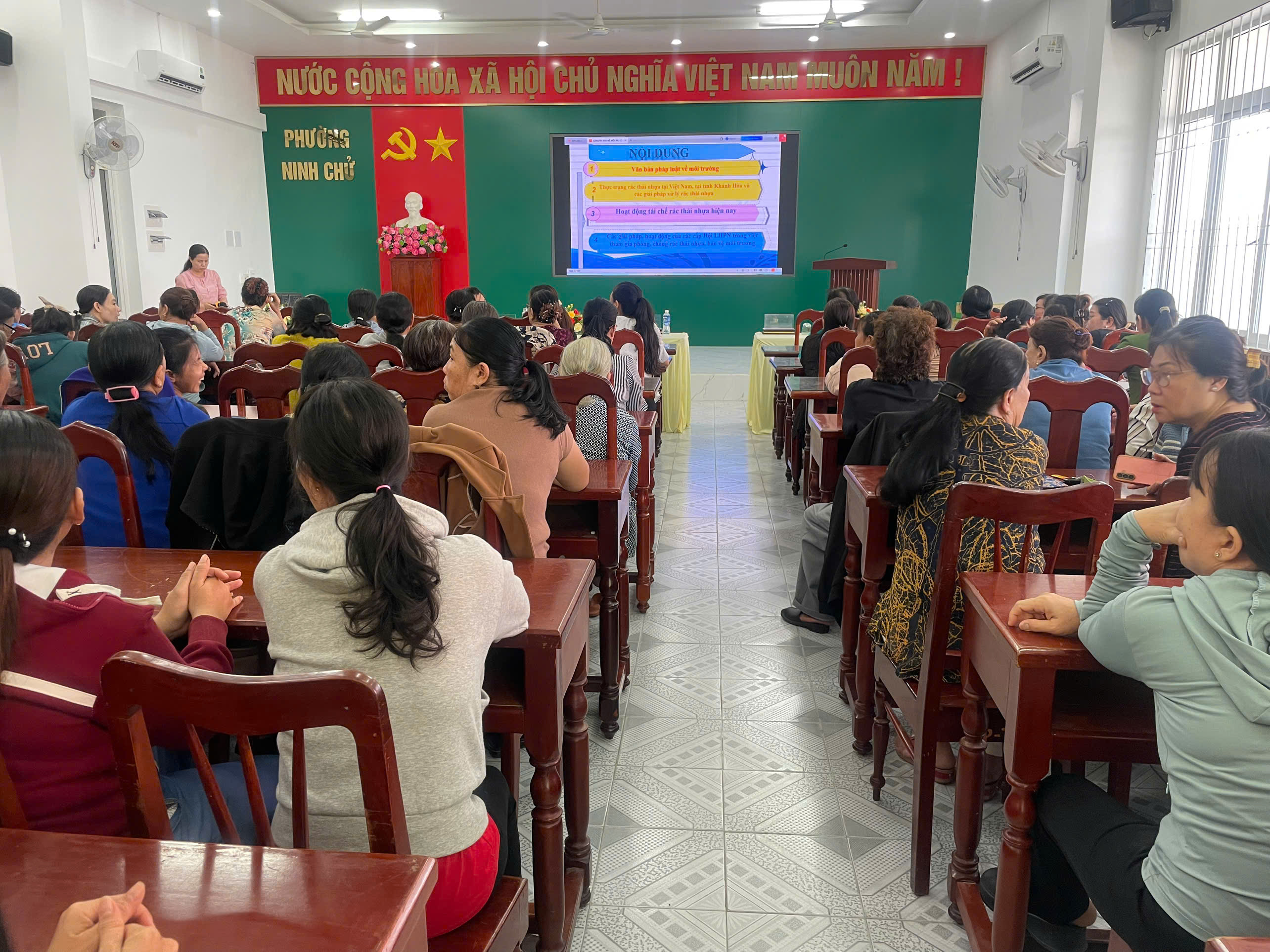 tập huấn môi trường 2.jpg (1.01 MB)