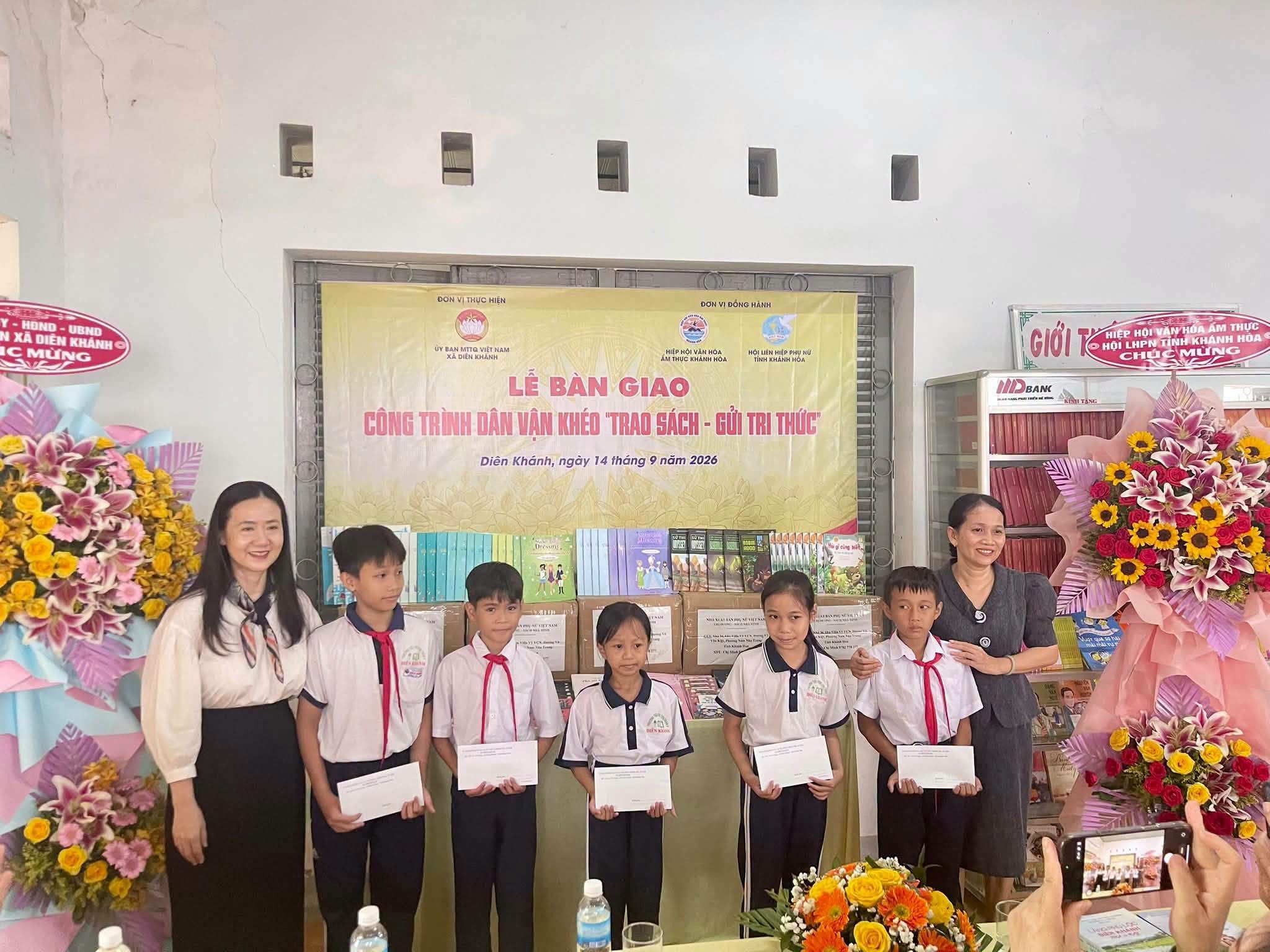 thư viện sách 2.jpg (275 KB)