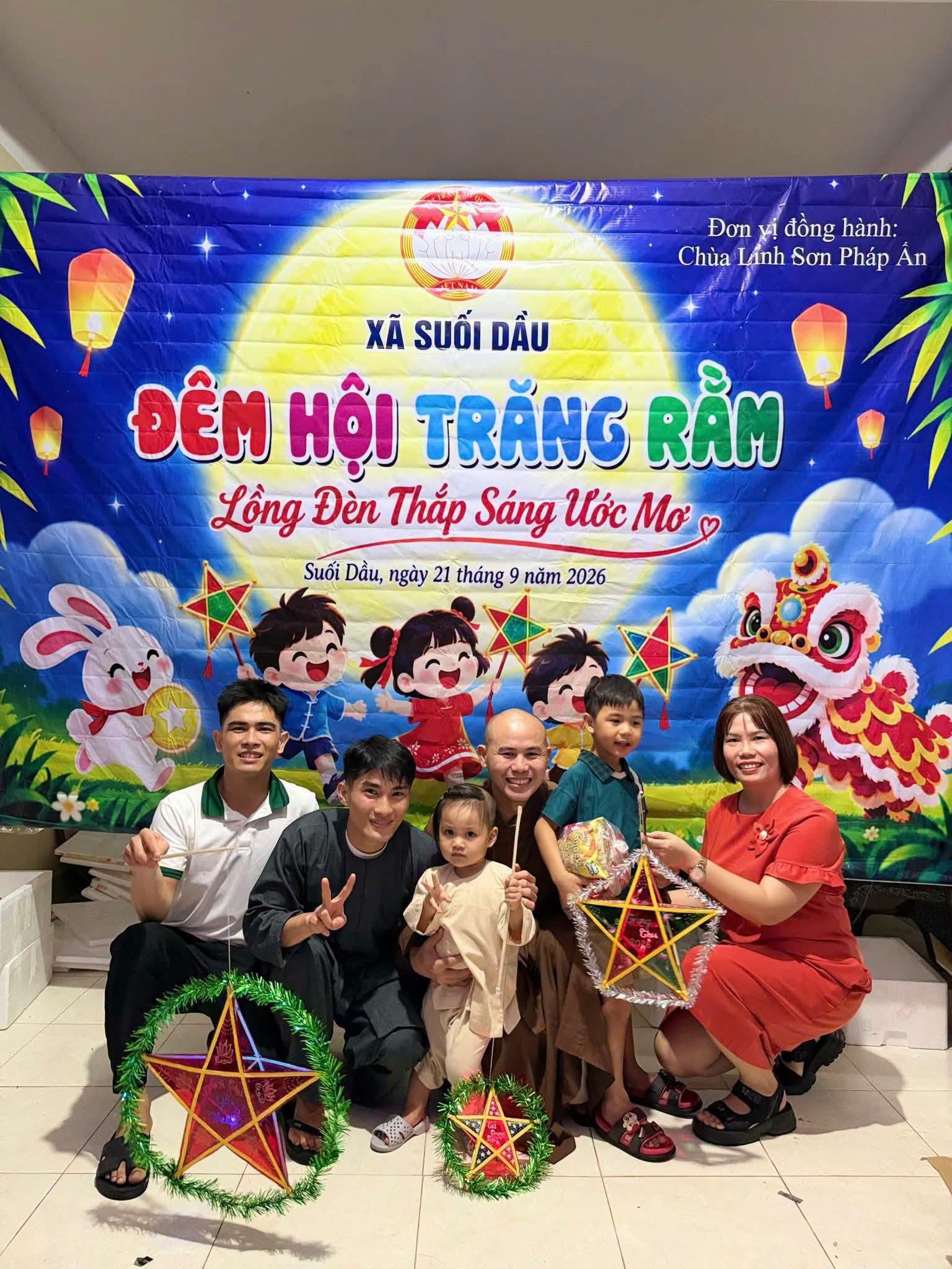 trung thu.jpg (349 KB)