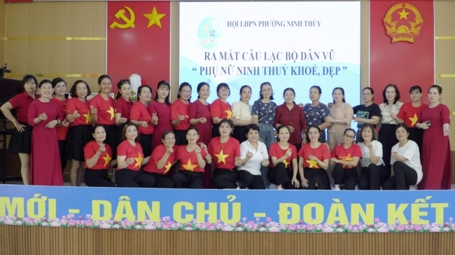 Ninh Thủy CLB dân vũ.jpg (173 KB)