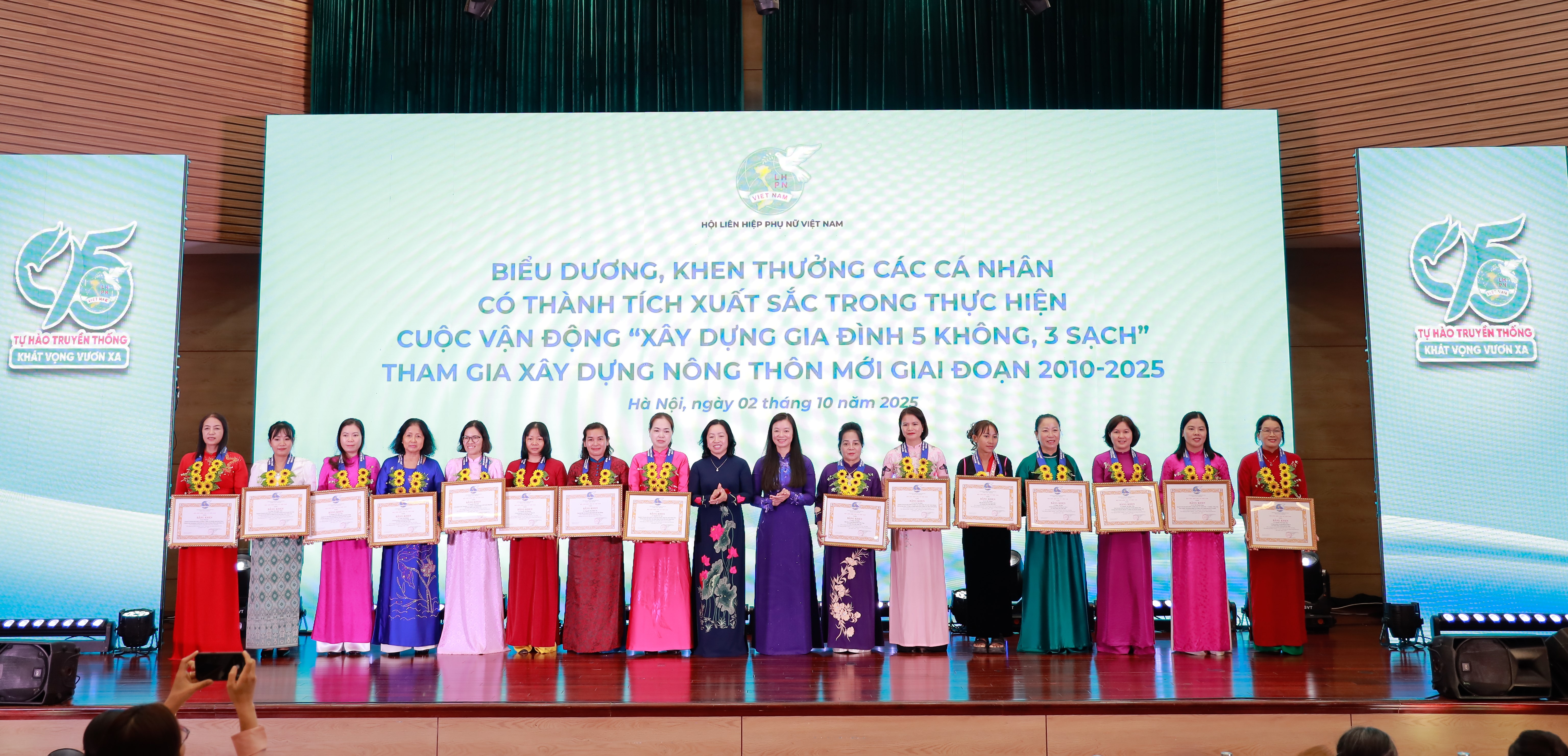 1. CHI NINH NHAN KT TAI HA NOI NTMOI.jpg (2.87 MB)