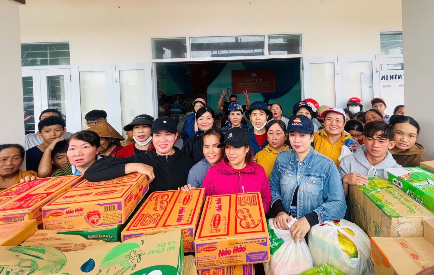 hoi_phu_nu_phuong_bac_cam_ranh_20251122155551.jpg (235 KB)