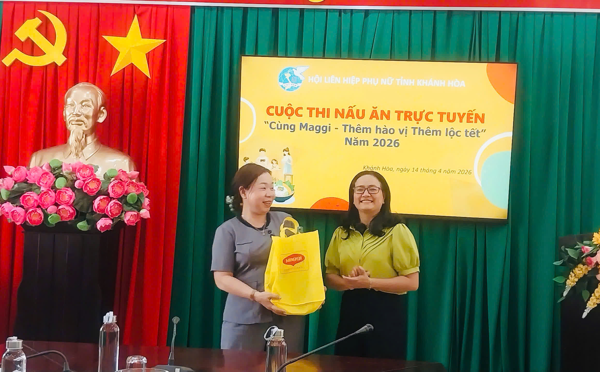 z7726891193471_ca9b3cc73fe2c1525ad0acd6170df34a.jpg (576 KB)