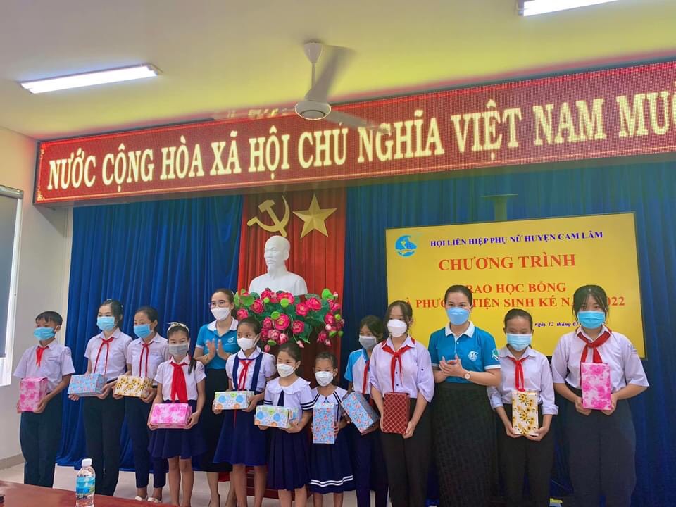 Trao Học bổng .jpg (138 KB)