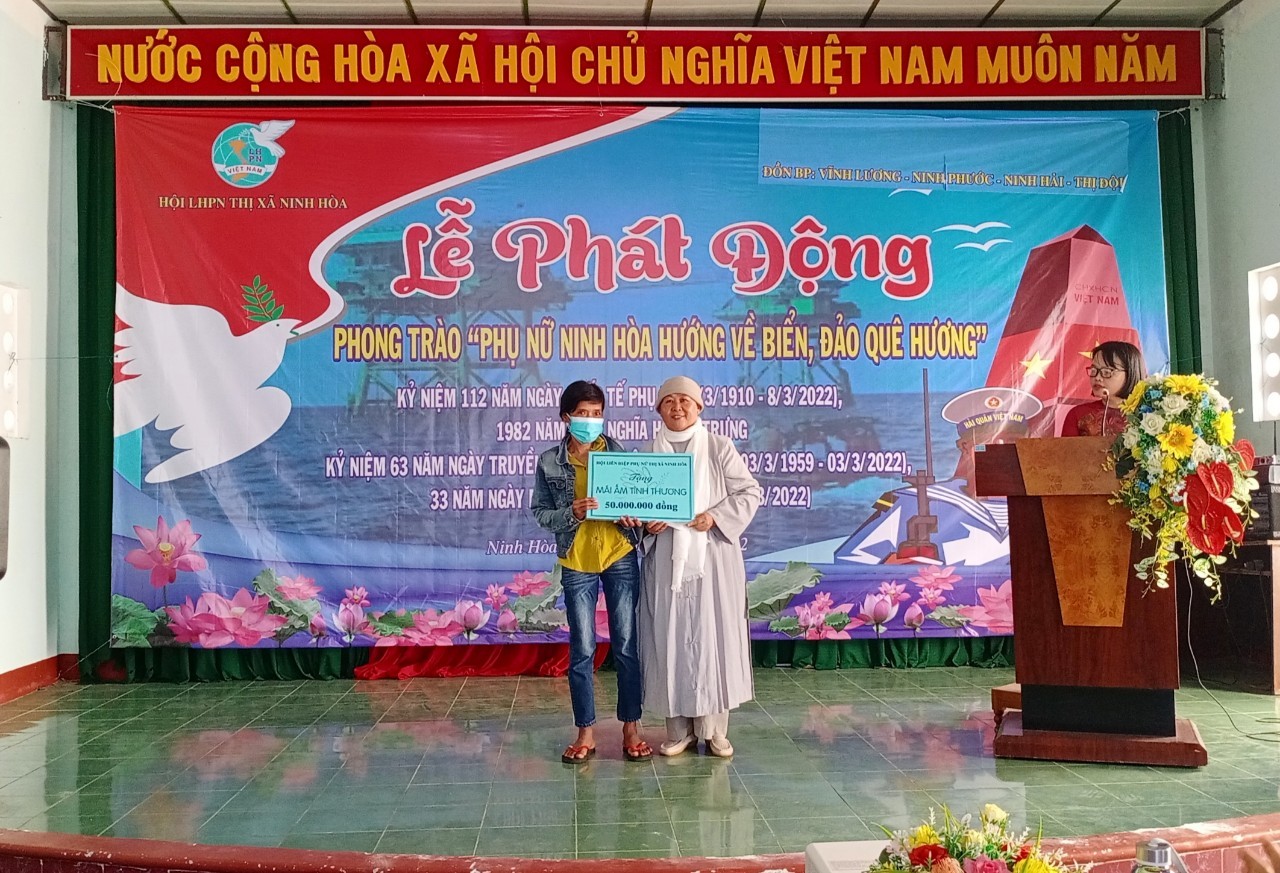 Ninh Hoa - bien dao 2.jpg (348 KB)