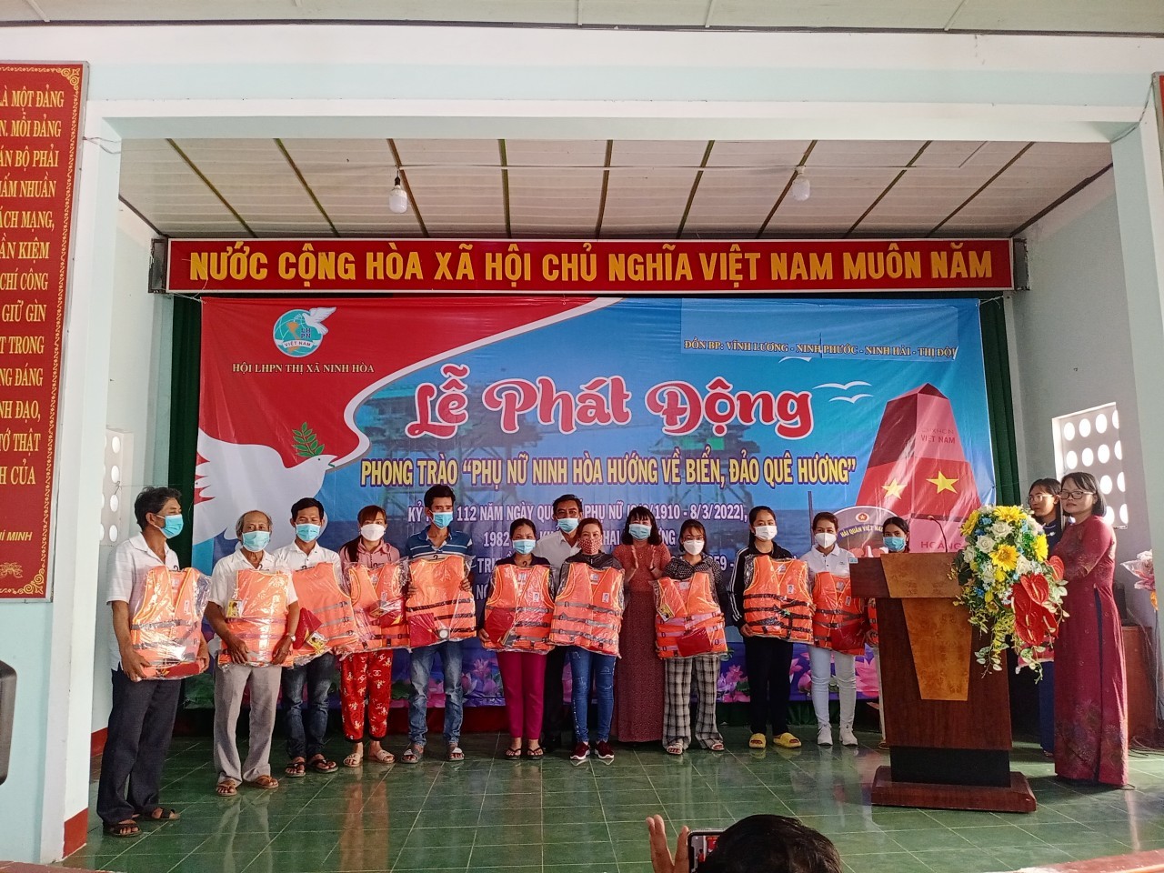 Ninh Hoa - bien dao 4.jpg (358 KB)