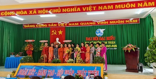 Dai hoi phuong Cam Thuan 1.jpg (78 KB)