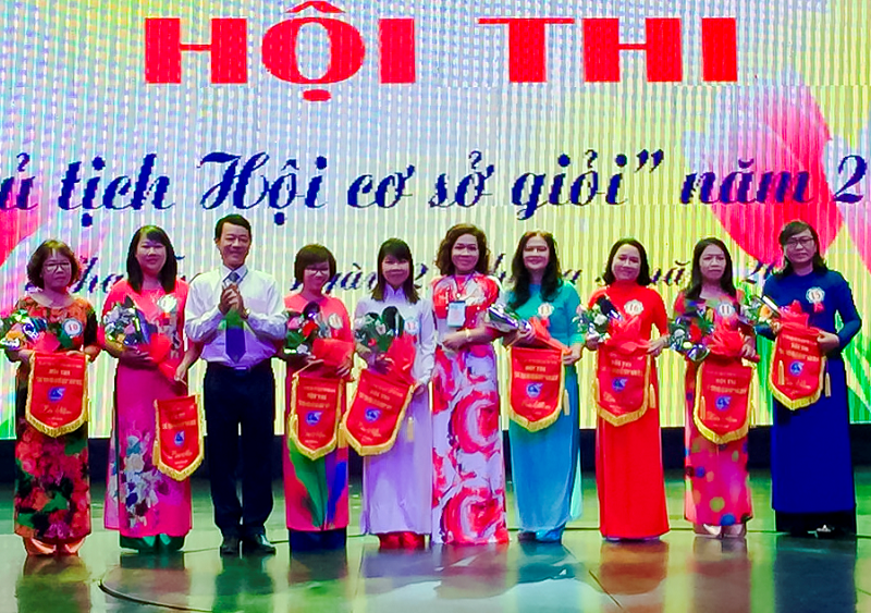 hoi-lhpn-thanh-pho-nha-trang-to-chuc-hoi-thi-chu-tich-hoi-co-so-gioi-nam-2018.png (1.03 MB)