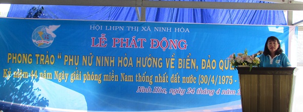 hoi-lhpn-thi-xa-ninh-hoa-phat-dong-phong-trao-phu-nu-ninh-hoa-huong-ve-bien-dao-que-huong-nam-2019-3.JPG (82 KB)